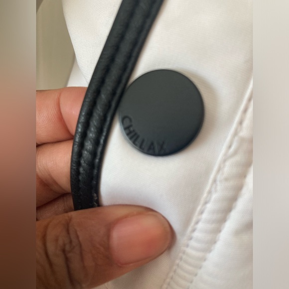 NEW-White Fur-Trimmed Winter Jacket
by Chillax - Picture 14 of 15